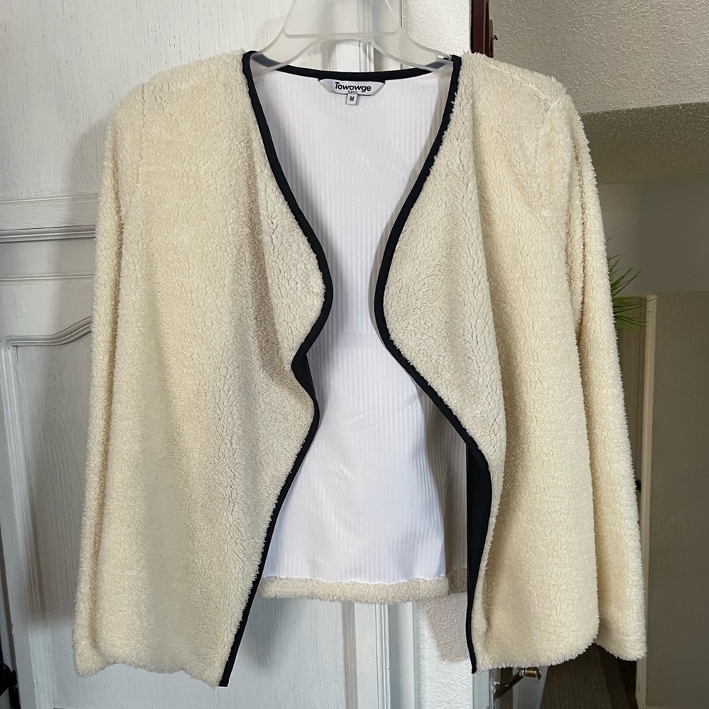 Towowge Cream Sweater